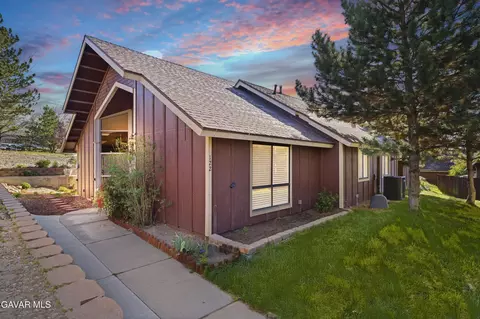 122 Meadow Lakes Dr, Tehachapi, CA 93561