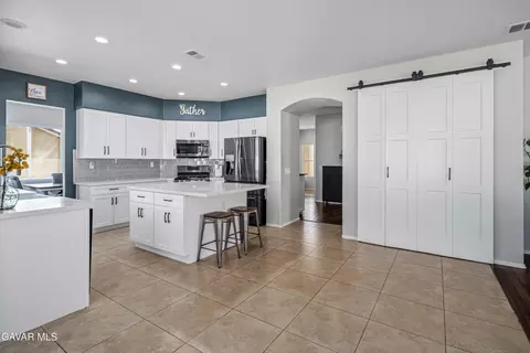 7337 Ridge View Dr, Lancaster, CA 93536 photo 13