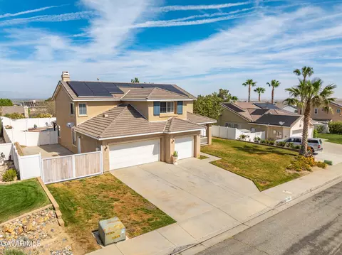 7337 Ridge View Dr, Lancaster, CA 93536 photo 2