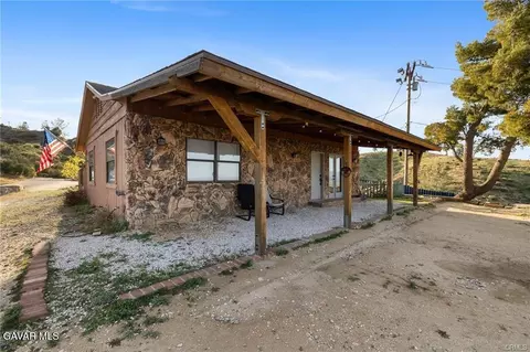 46417 Kings Canyon Rd, Lancaster, CA 93536