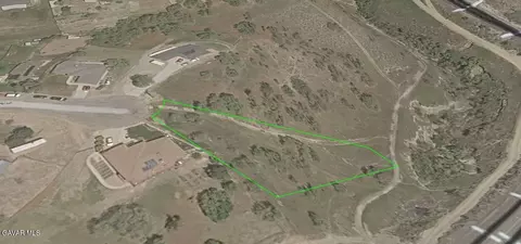 19300 Moon Dr, Tehachapi, CA 93561 photo 3