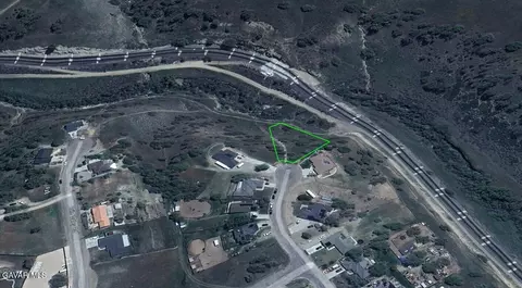 19300 Moon Dr, Tehachapi, CA 93561 photo 9