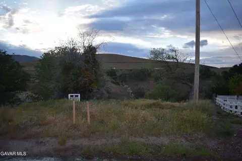 19300 Moon Dr, Tehachapi, CA 93561 photo 11