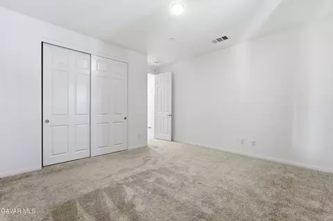43869 Hampton St, Lancaster, CA 93536 photo 4