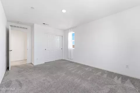 43869 Hampton St, Lancaster, CA 93536 photo 9