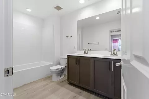 43869 Hampton St, Lancaster, CA 93536 photo 11