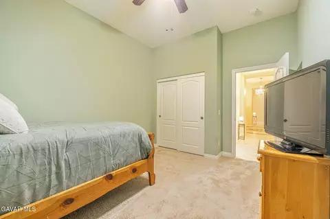 Bedroom - 33442 Desert Rd, Acton, CA 93510 photo 8 of 10