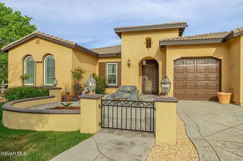 Exterior - 33442 Desert Rd, Acton, CA 93510 photo 3 of 17