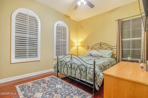 Bedroom - 33442 Desert Rd, Acton, CA 93510 photo 5 of 10