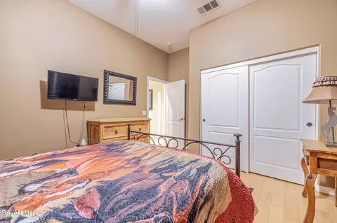 Bedroom - 33442 Desert Rd, Acton, CA 93510 photo 4 of 10