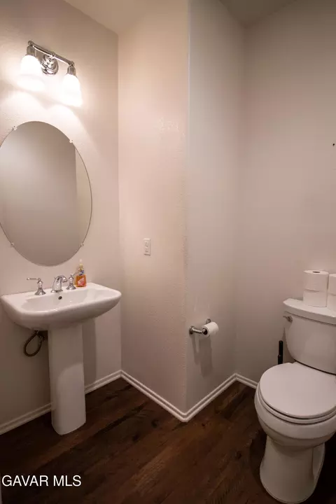 Bath - 3363 Leopard Ct, Rosamond, CA 93560 photo 5 of 5