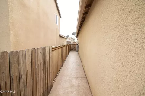 Entry Way - 3363 Leopard Ct, Rosamond, CA 93560 photo 3 of 3