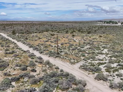 E Avenue R, Palmdale, CA 93591 photo 9