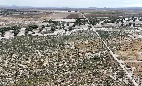 E Avenue R, Palmdale, CA 93591 photo 4