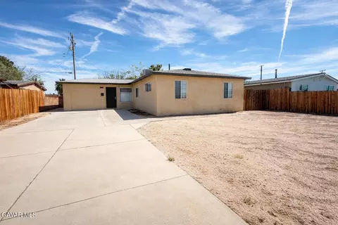 44104 Carolside Ave, Lancaster, CA 93535