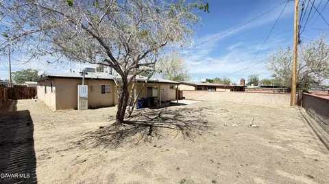 Exterior - 44104 Carolside Ave, Lancaster, CA 93535 photo 2 of 2