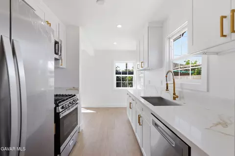 Kitchen - 9841 Stanwin Ave, Arleta, CA 91331 photo 1 of 1
