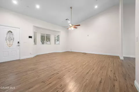 Living - 17841 Hambletonian Dr, Tehachapi, CA 93561 photo 1 of 3