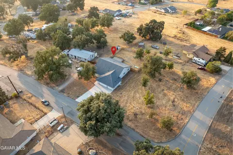 View/Area - 17841 Hambletonian Dr, Tehachapi, CA 93561 photo 3 of 6