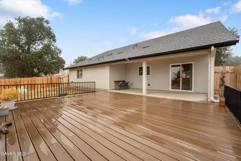 Exterior - 17841 Hambletonian Dr, Tehachapi, CA 93561 photo 2 of 2