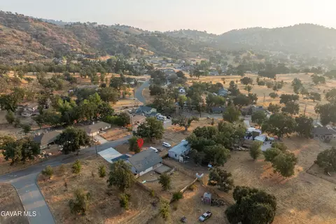 View/Area - 17841 Hambletonian Dr, Tehachapi, CA 93561 photo 4 of 6