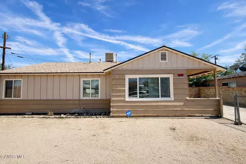 Exterior - 44226 2nd St, Lancaster, CA 93535 photo 2 of 4