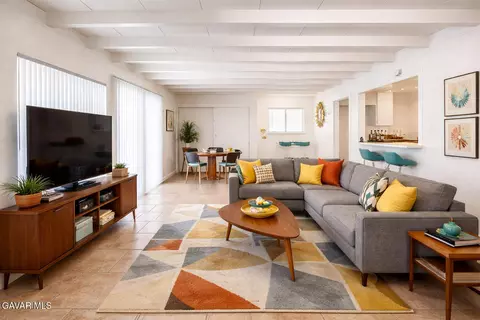 Living - 44226 2nd St, Lancaster, CA 93535 photo 2 of 3