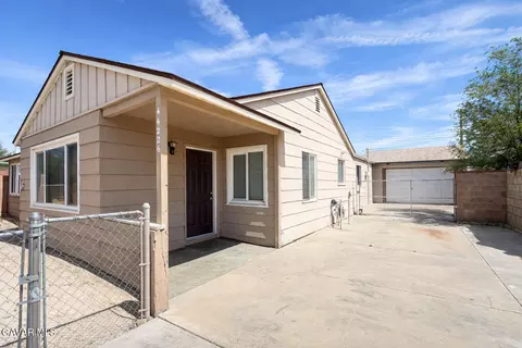 Exterior - 44226 2nd St, Lancaster, CA 93535 photo 3 of 4