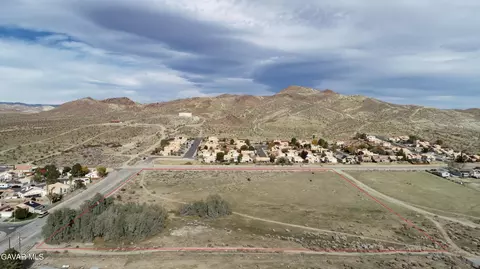 30 Th St, Rosamond, CA 93560 photo 4