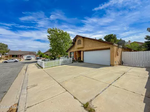 2528 Poker Plant Ct, Palmdale, CA 93550
