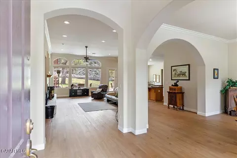 Entry Way - 26450 Cumberland Rd, Tehachapi, CA 93561 photo 2 of 8