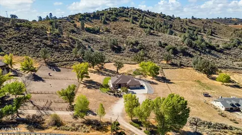 View/Area - 26450 Cumberland Rd, Tehachapi, CA 93561 photo 2 of 5