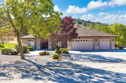 26450 Cumberland Rd, Tehachapi, CA 93561