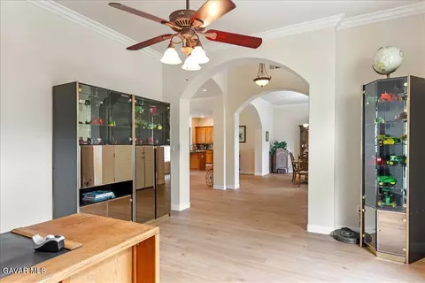 Entry Way - 26450 Cumberland Rd, Tehachapi, CA 93561 photo 5 of 8