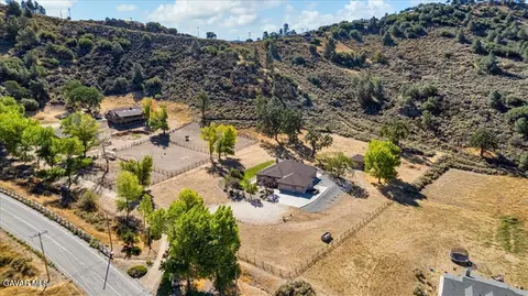 View/Area - 26450 Cumberland Rd, Tehachapi, CA 93561 photo 1 of 5