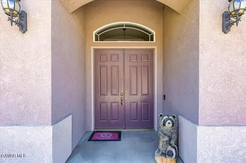 Entry Way - 26450 Cumberland Rd, Tehachapi, CA 93561 photo 1 of 8