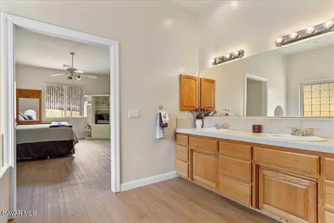 Entry Way - 26450 Cumberland Rd, Tehachapi, CA 93561 photo 8 of 8