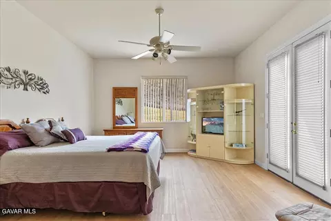 Bedroom - 26450 Cumberland Rd, Tehachapi, CA 93561 photo 6 of 7
