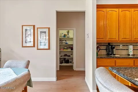 Entry Way - 26450 Cumberland Rd, Tehachapi, CA 93561 photo 6 of 8