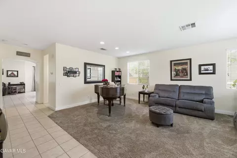 44663 Ruthron Ave, Lancaster, CA 93536 photo 6