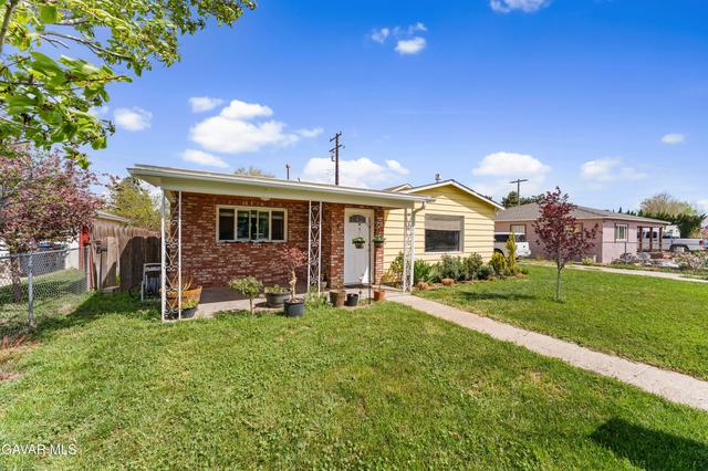 107 Brentwood Dr, Tehachapi, CA 93561