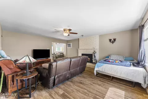 107 Brentwood Dr, Tehachapi, CA 93561 photo 5