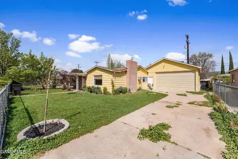 107 Brentwood Dr, Tehachapi, CA 93561 photo 3