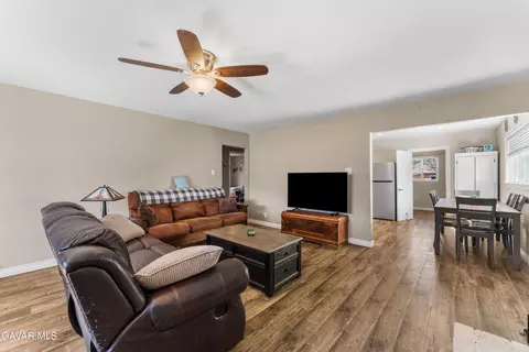 107 Brentwood Dr, Tehachapi, CA 93561 photo 6