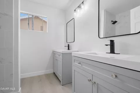 Bath - 44933 E 17th St, Lancaster, CA 93535 photo 2 of 4