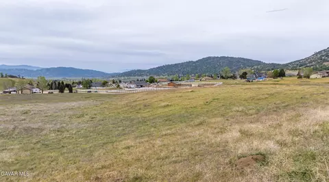 Harness Drive, Tehachapi, CA 93561 photo 2