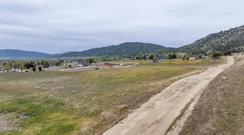 Harness Drive, Tehachapi, CA 93561 photo 5