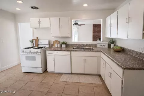 Kitchen - 356 Kettering St E, Lancaster, CA 93535 photo 1 of 1