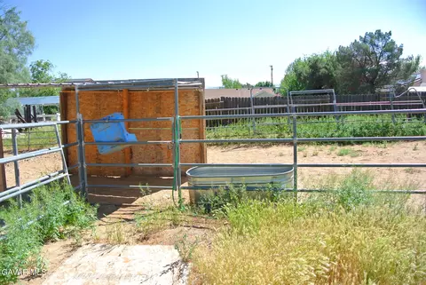 Exterior - 42435 45th St, Lancaster, CA 93536 photo 7 of 7