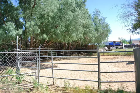 Exterior - 42435 45th St, Lancaster, CA 93536 photo 5 of 7